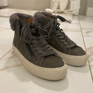 UGG SNEAKERS